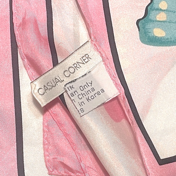 100% Silk Butterfly Scarf Casual Corner Approximately 34” x 34” Square - Picture 5 of 12